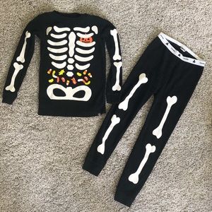 Gap kids Halloween skeleton pajamas glow n dark 5T